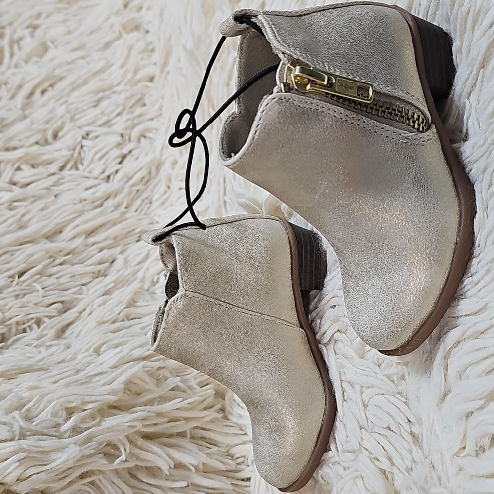 Kids Okie Dokie Gold "LIL CORA" Ankle Boots 5M - Picture 7 of 11